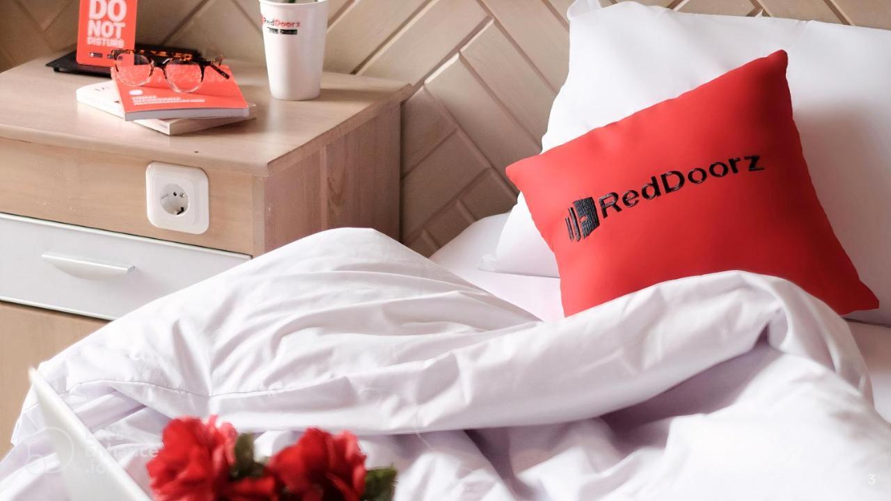 Reddoorz Bui Vien Walking Street Hotel Bandar Ho Chi Minh Luaran gambar