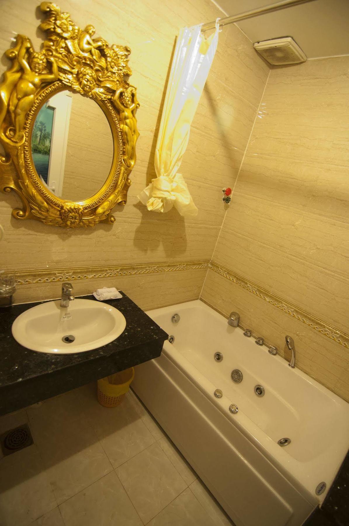Reddoorz Bui Vien Walking Street Hotel Bandar Ho Chi Minh Luaran gambar